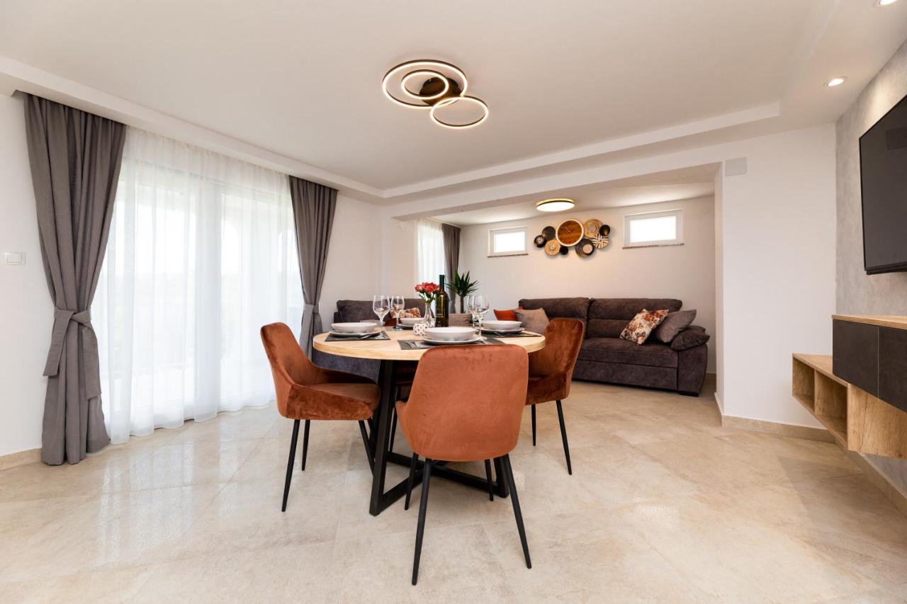 Apartment Miko Sveti Ivan Dobrinjski ภายนอก รูปภาพ