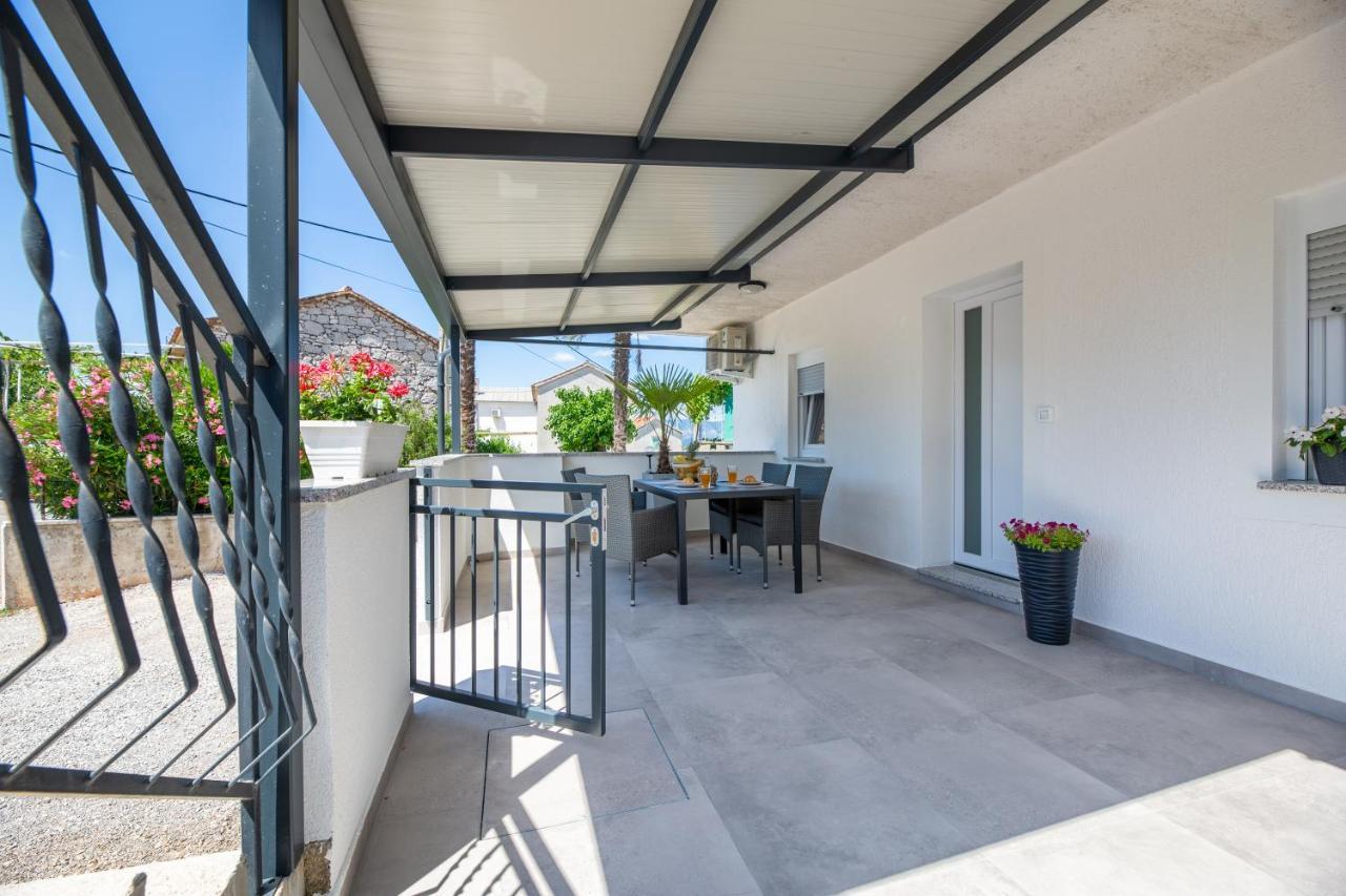 Apartment Miko Sveti Ivan Dobrinjski ภายนอก รูปภาพ